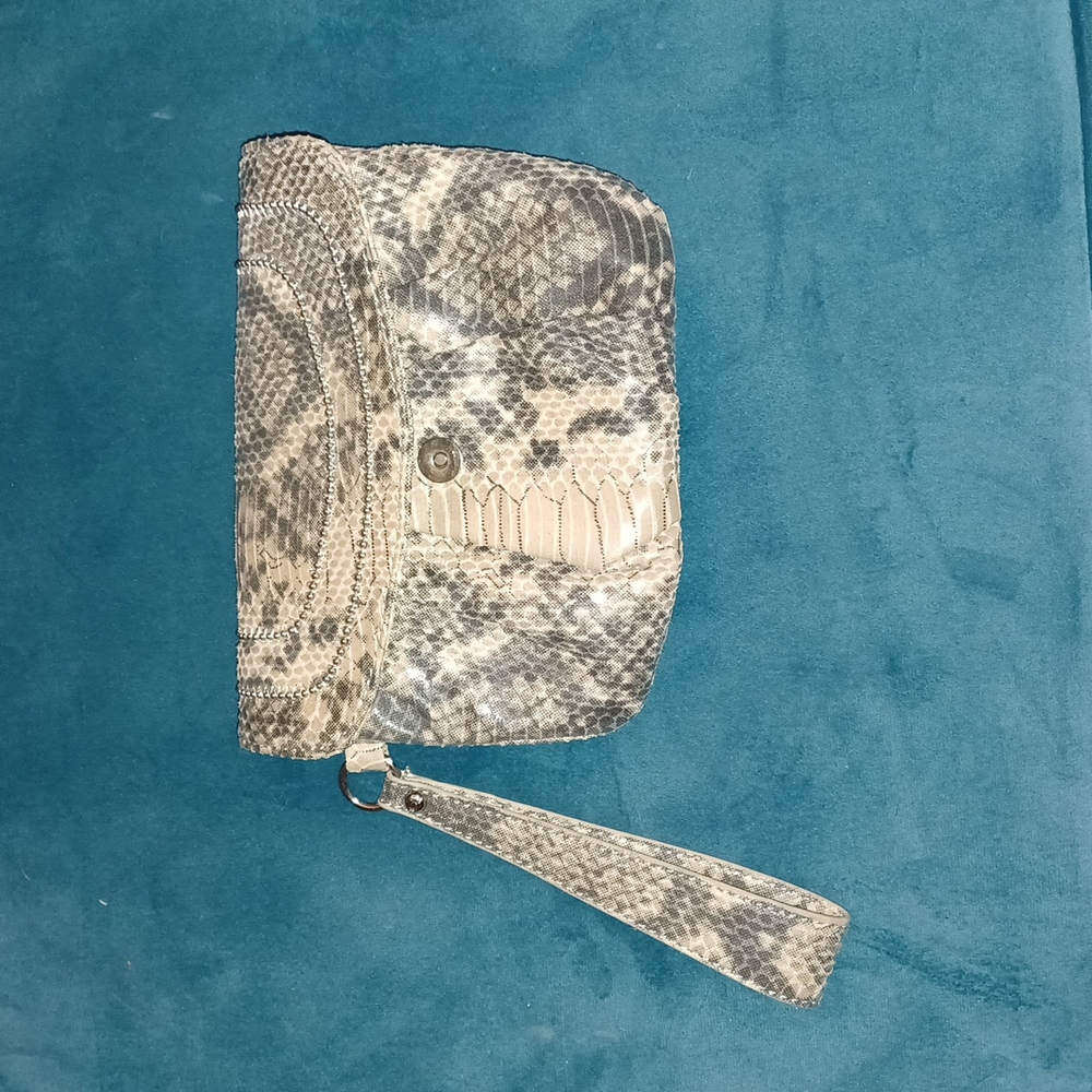 Hand wrist purse